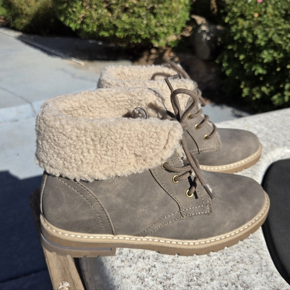 Sonoma Goods For Life® Daniela Vitalize Sz 7 Winter Boots Taupe Ortholite Women
